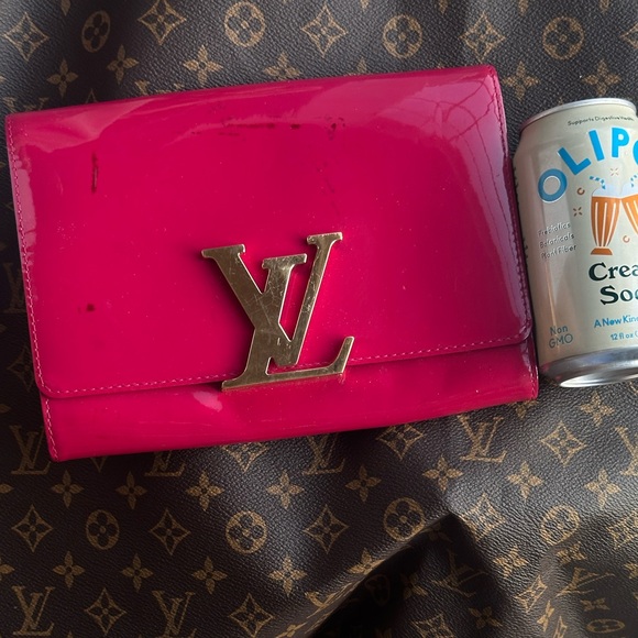 Auth LOUIS VUITTON Louise Hot Pink Patent Leather Clutch - Picture 4 of 12